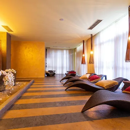 Barcelo Royal 度假村 阳光海滩