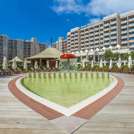 Barcelo Royal 度假村 阳光海滩